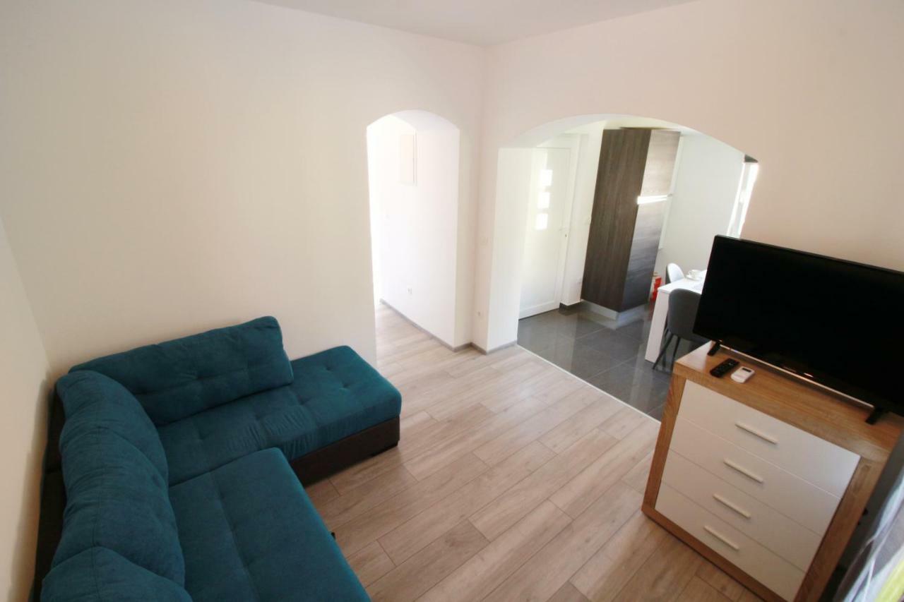 Apartment Sara With Seaview Петрчане Екстер'єр фото