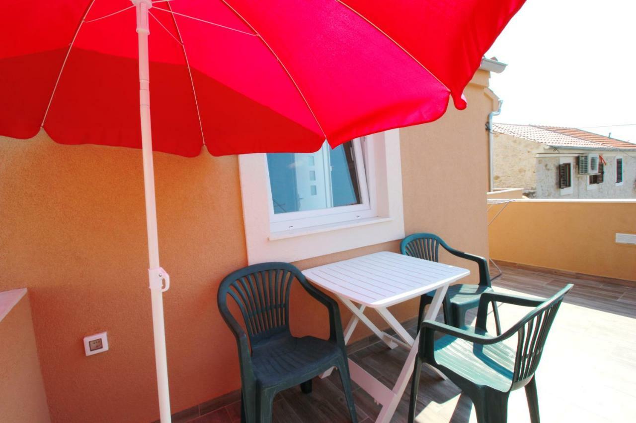 Apartment Sara With Seaview Петрчане Екстер'єр фото
