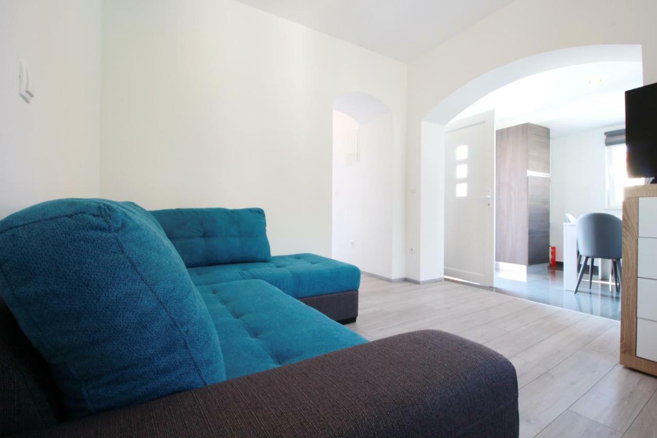 Apartment Sara With Seaview Петрчане Екстер'єр фото