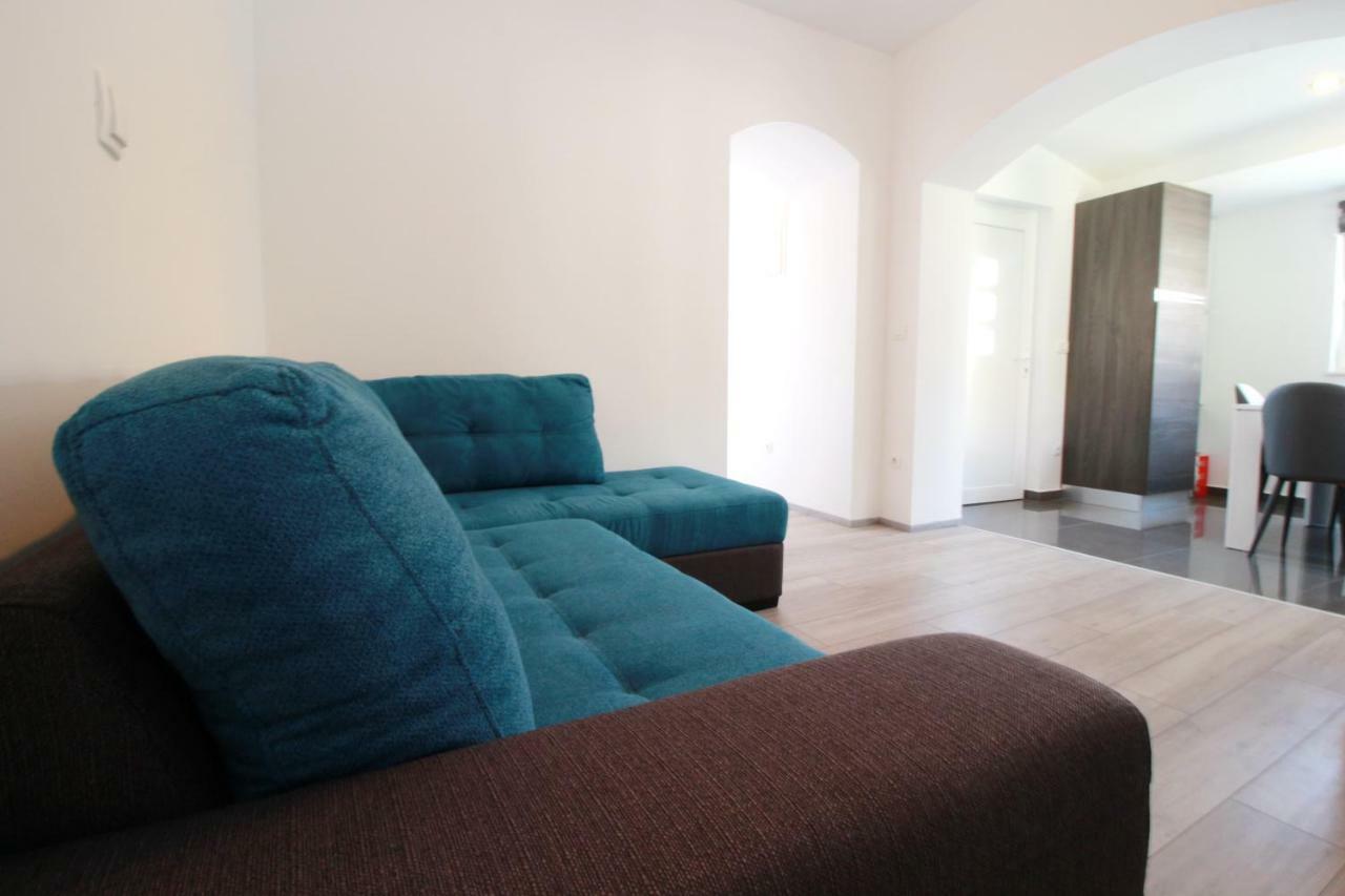 Apartment Sara With Seaview Петрчане Екстер'єр фото